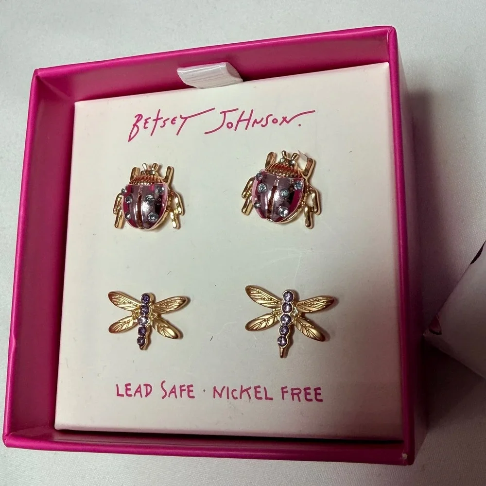 Betsey Johnson refer photos